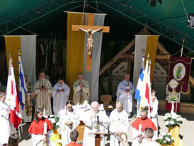 Festgottesdienst zum 1.000 Todestag des Heiligen Heimerads auf dem Hasunger Berg (Foto: Karl-Franz Thiede)